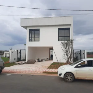 Casa no Condomínio Jardins Bolonha